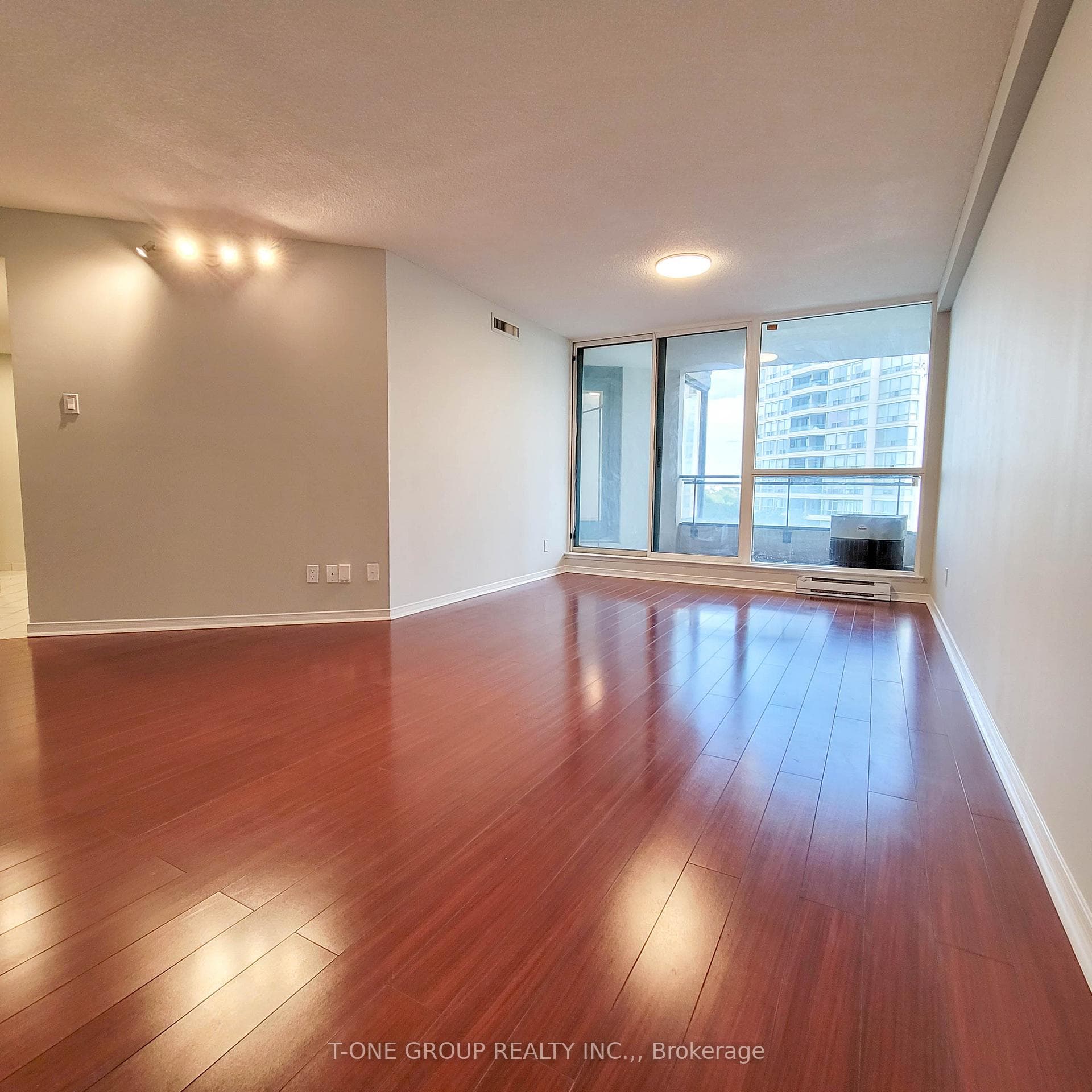 4725 Sheppard Avenue Unit 701 photo 7