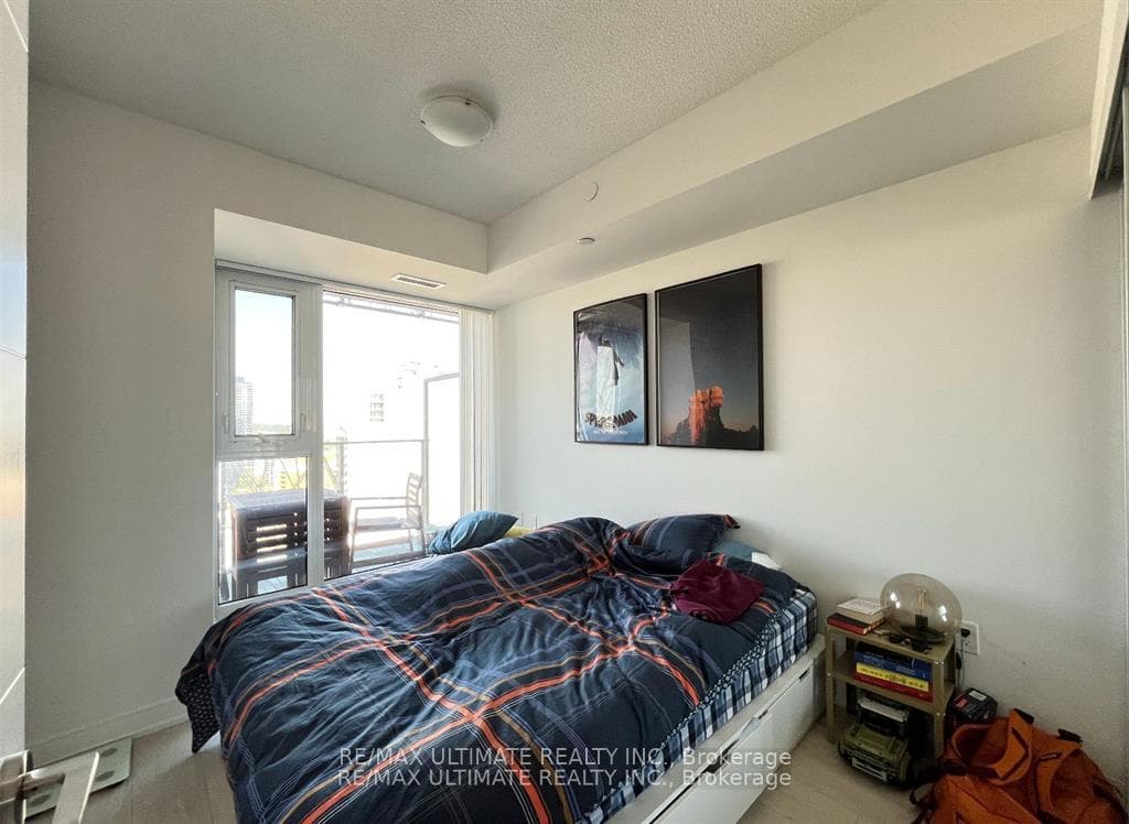 50 Wellesley Street Unit 2905 photo 6