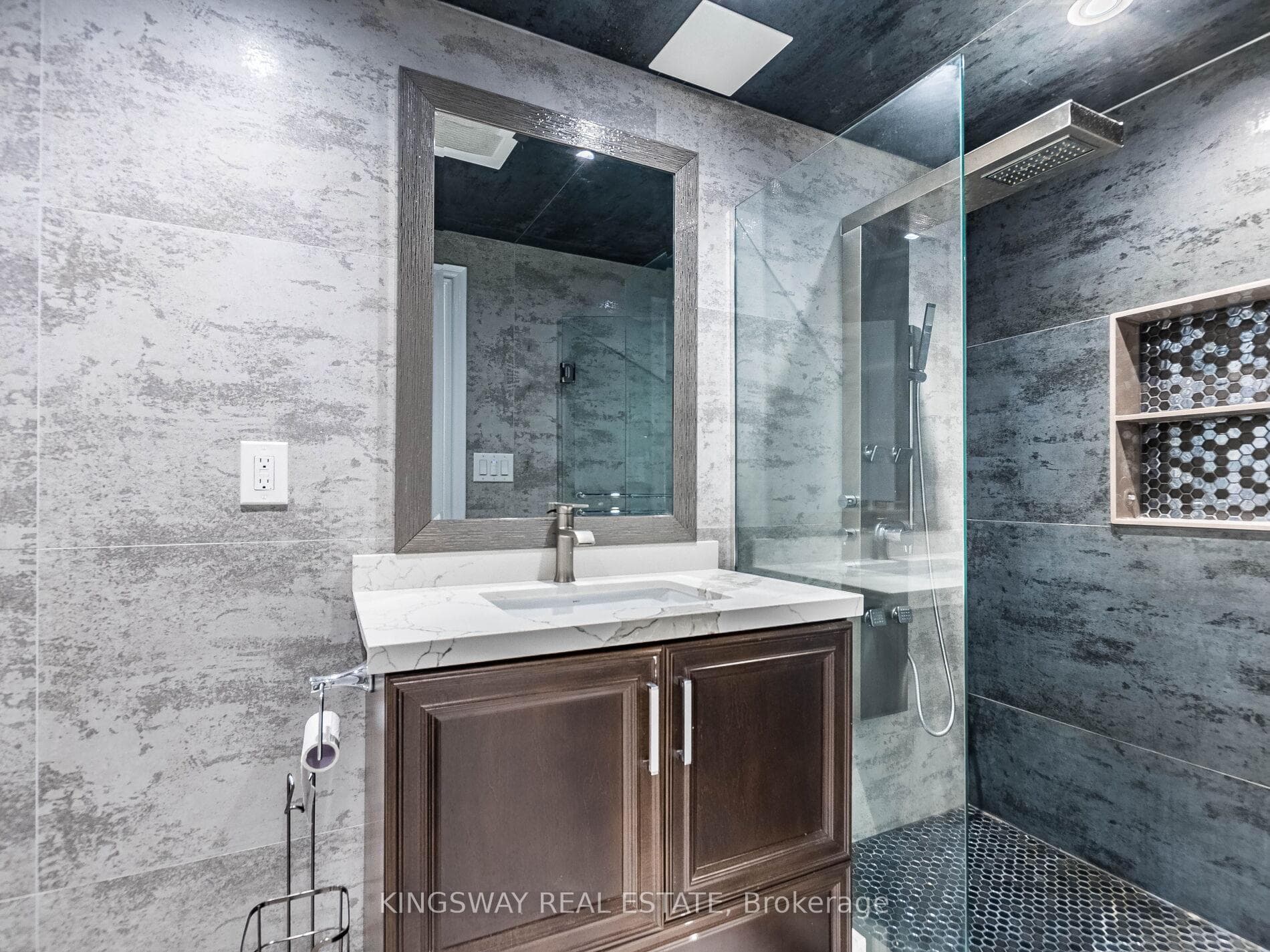 58 Leeward Drive photo 46