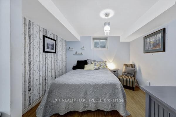16 Lynwood Court photo 12