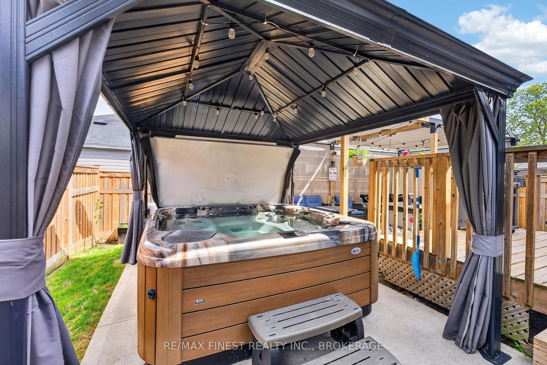 119 Champagne Crescent photo 25