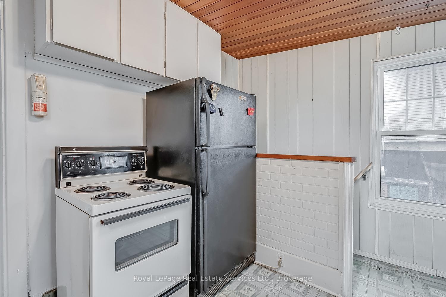 166 East 6th Street photo 6