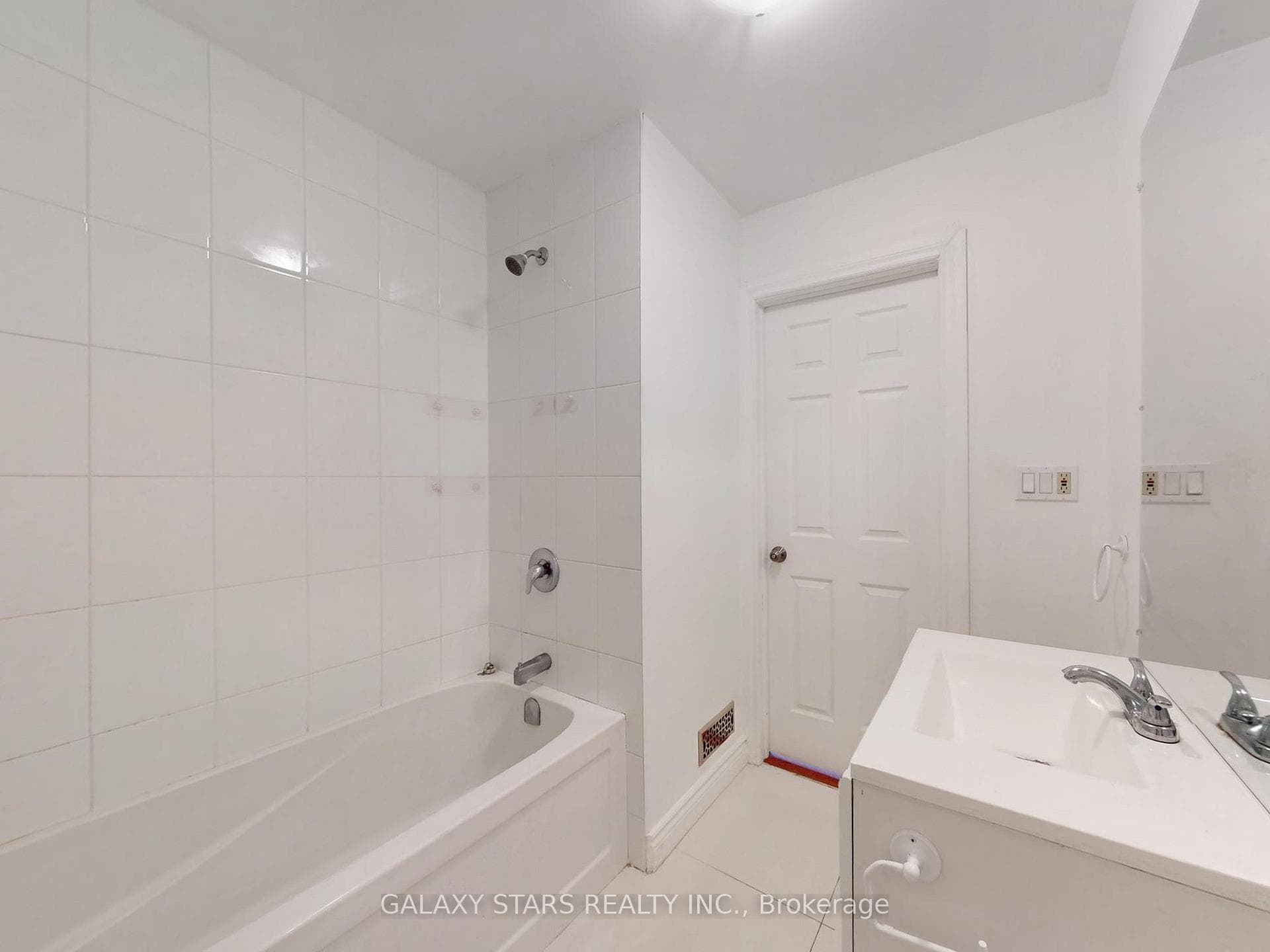 434A Midland Avenue photo 33