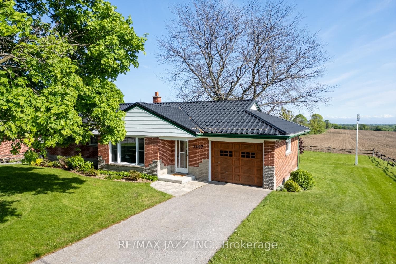1497 Taunton Road photo 3