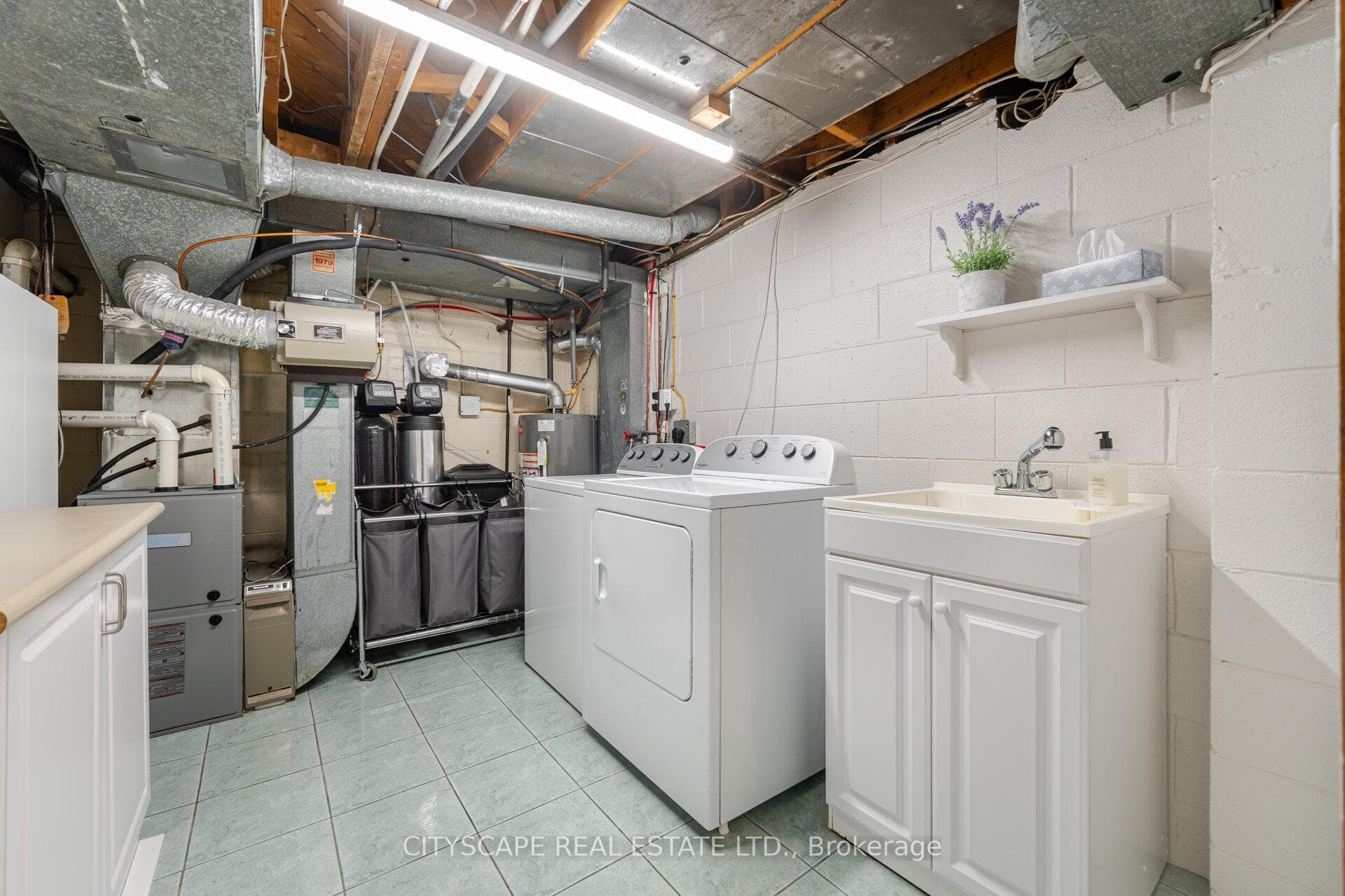 40 Carlyle Crescent photo 34