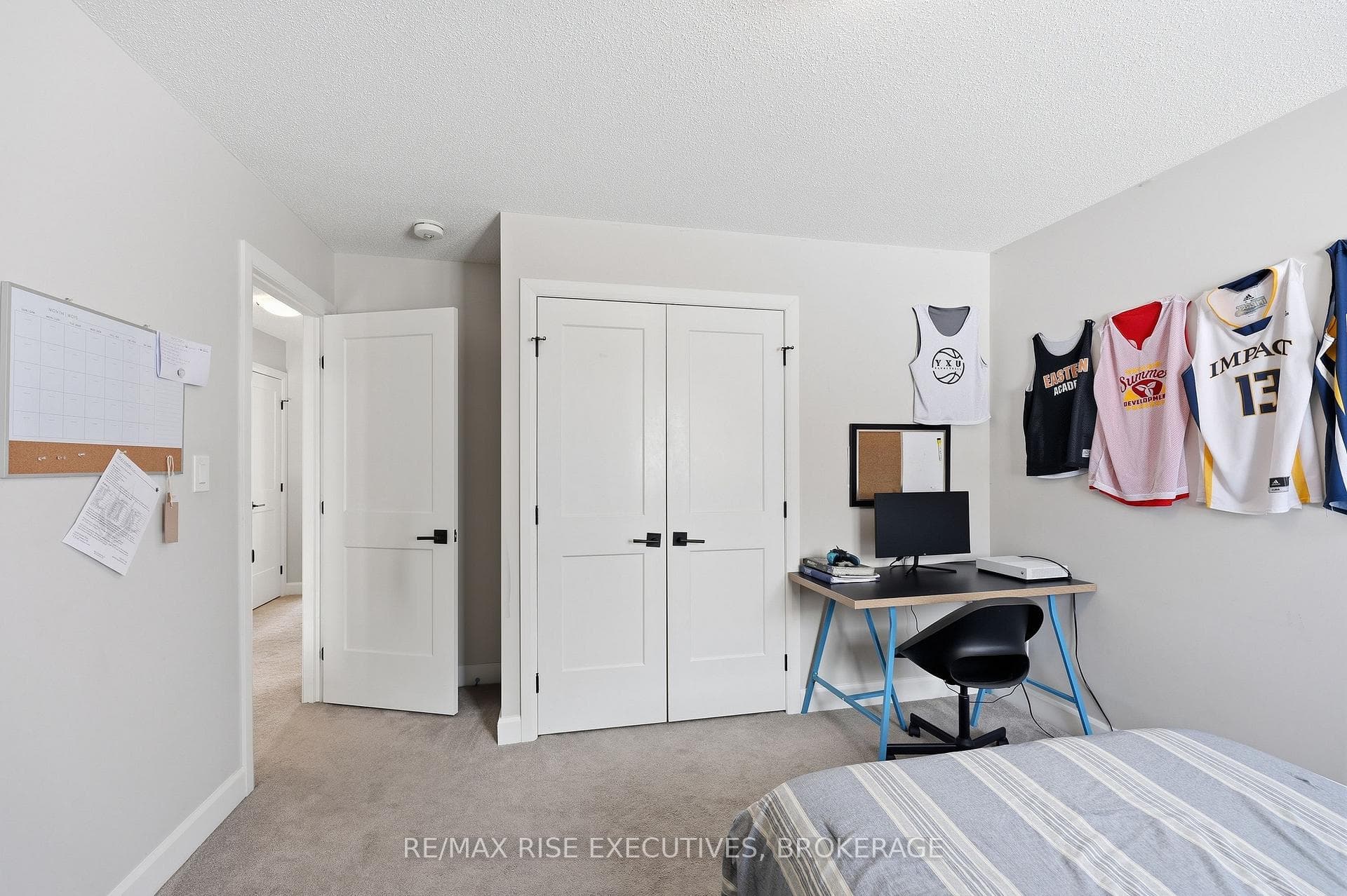 692 Halloway Drive photo 28