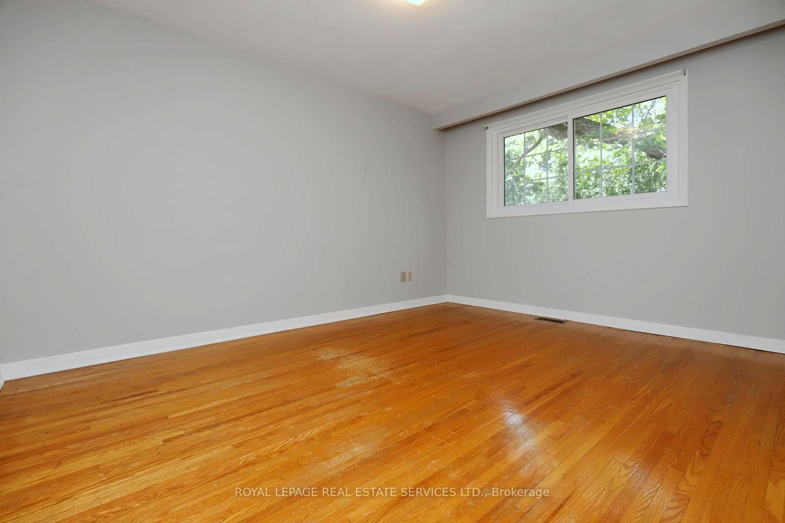 1492 Hillgrove Road photo 33