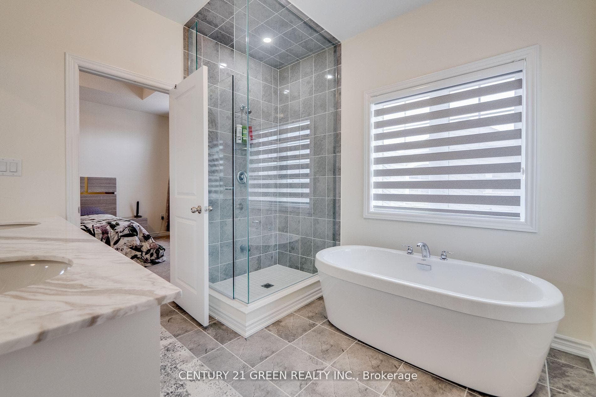 11 Housefinch Avenue photo 36