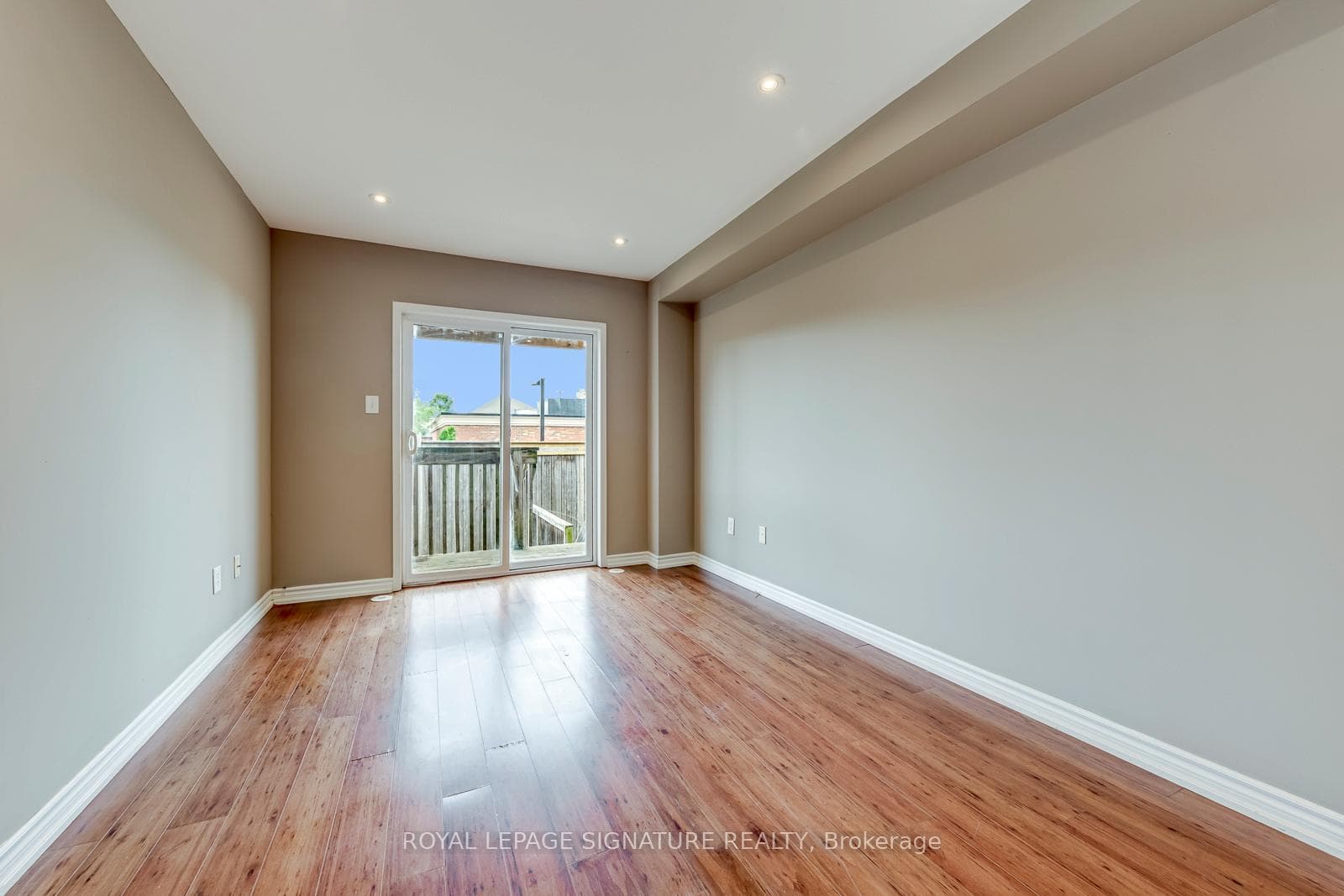 2418 Adamvale Crescent photo 12