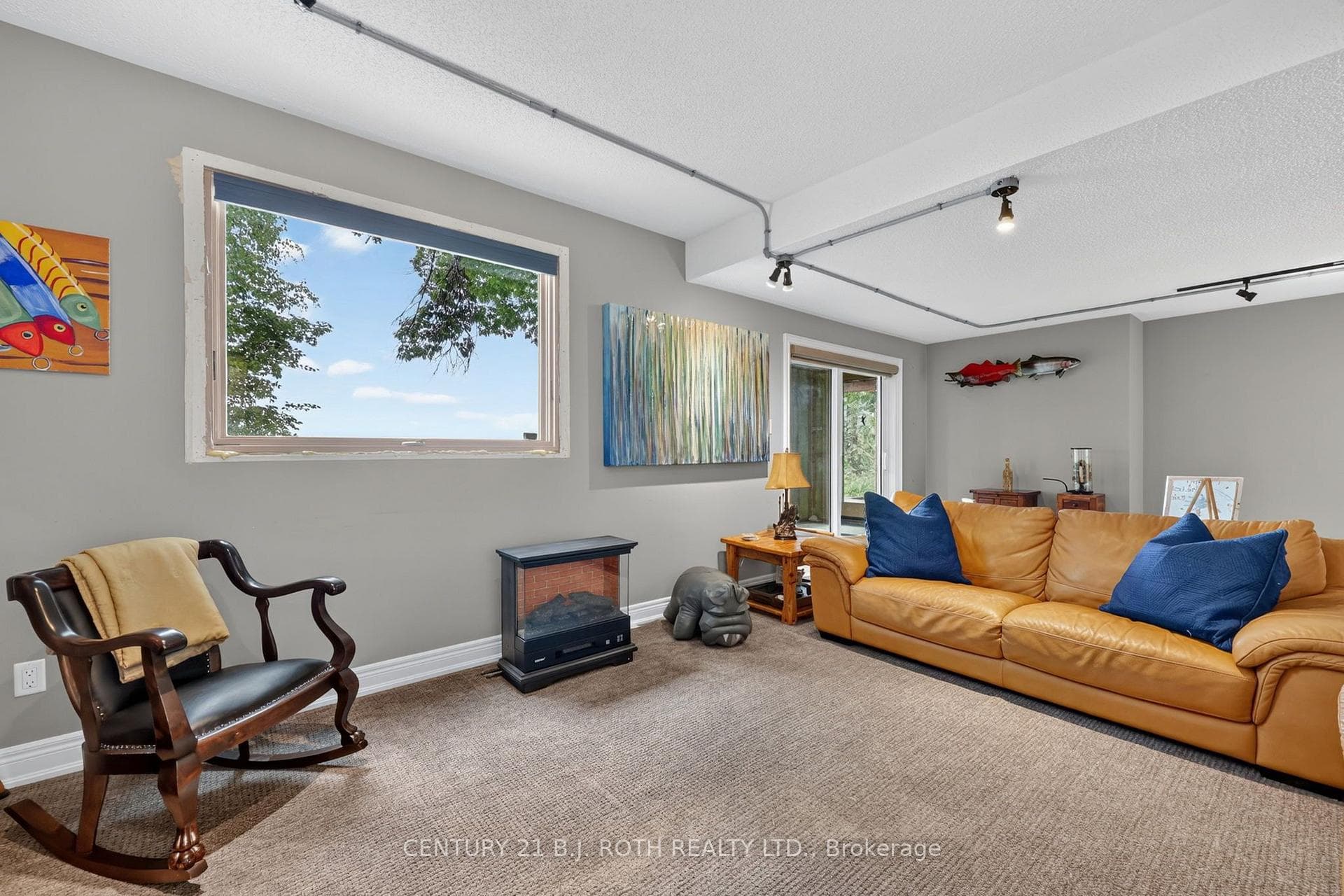 9 Barrie Terrace photo 31