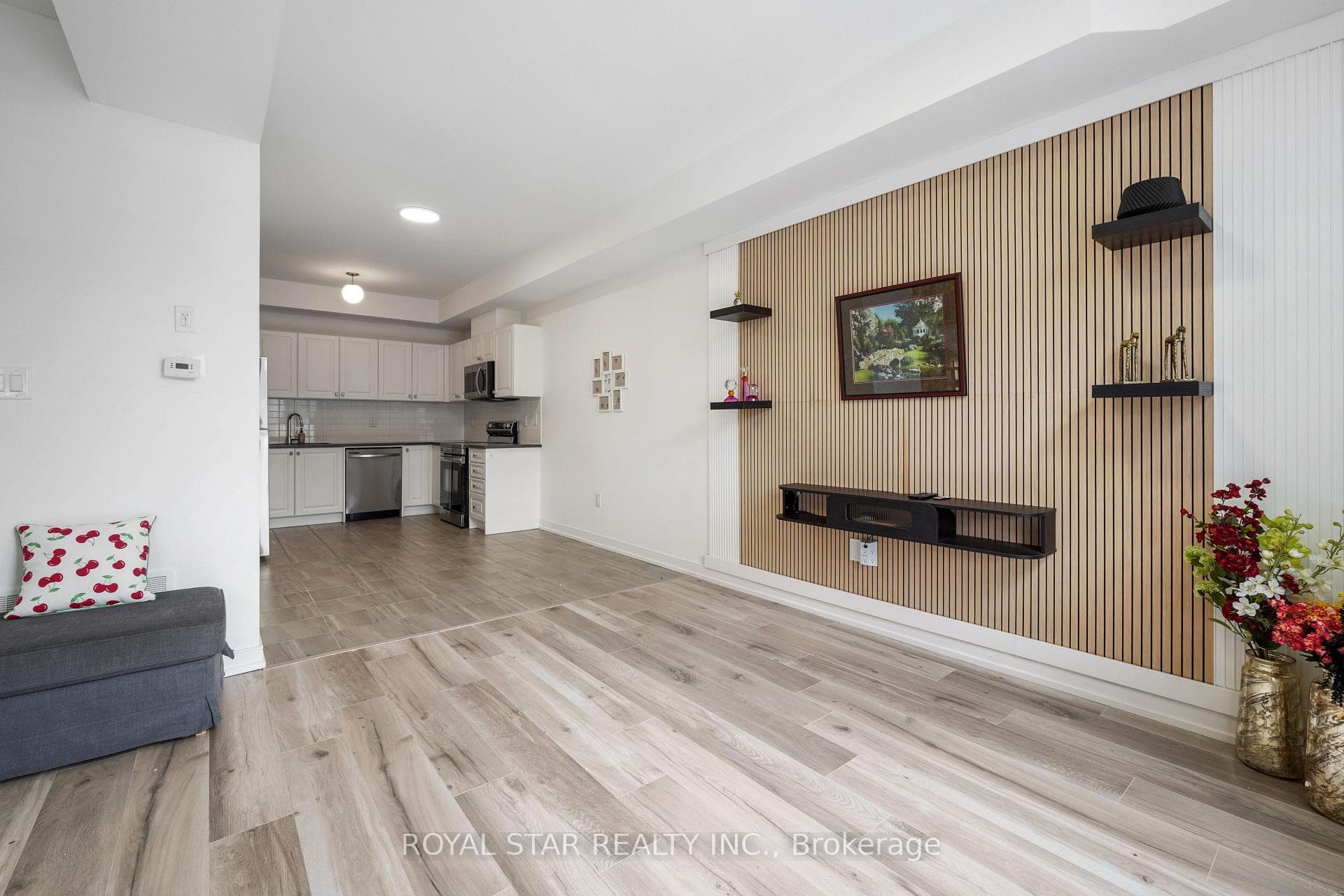 13 Red Maple Lane photo 12