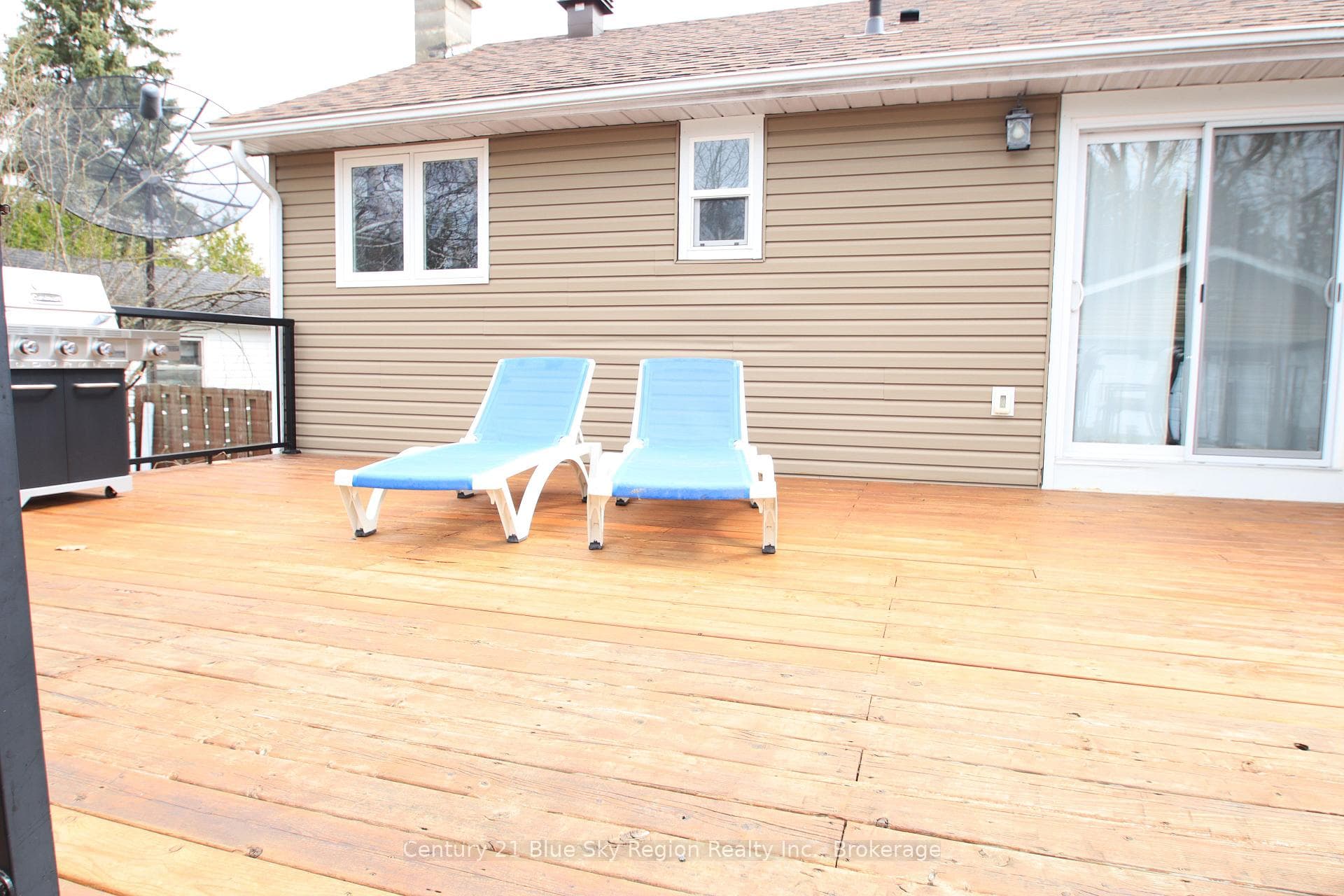127 Bennett Street photo 37