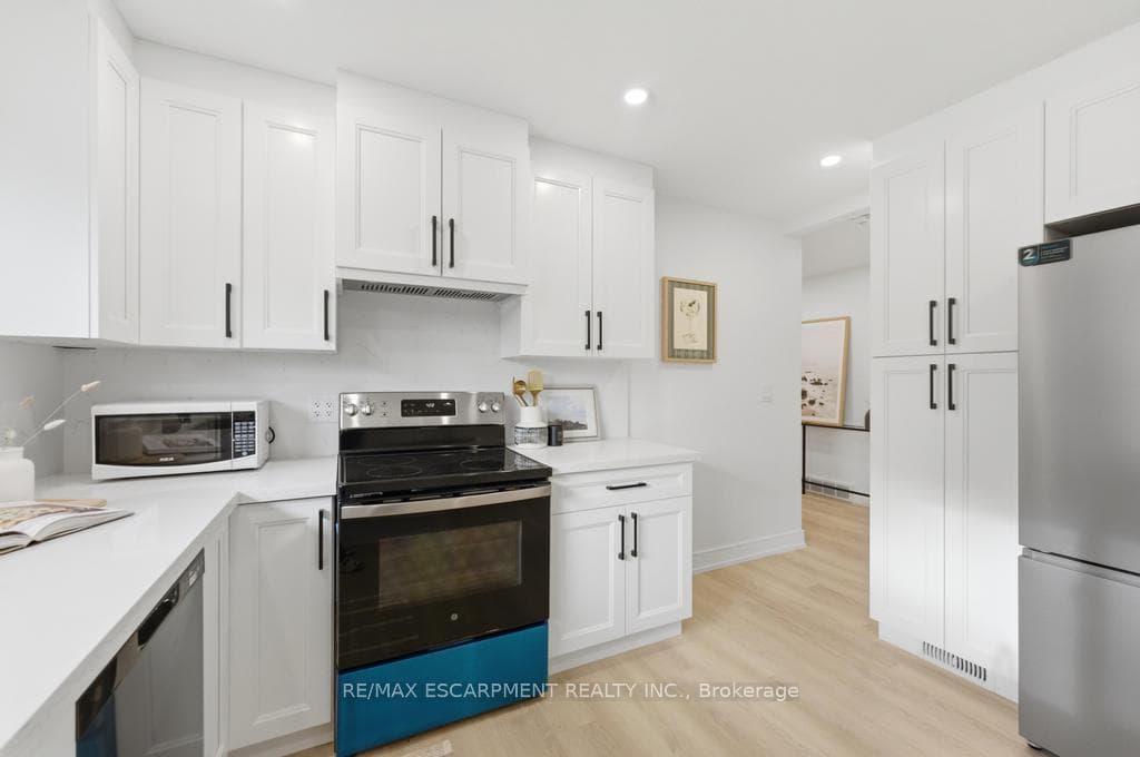 173 WEST 19TH Street photo 15