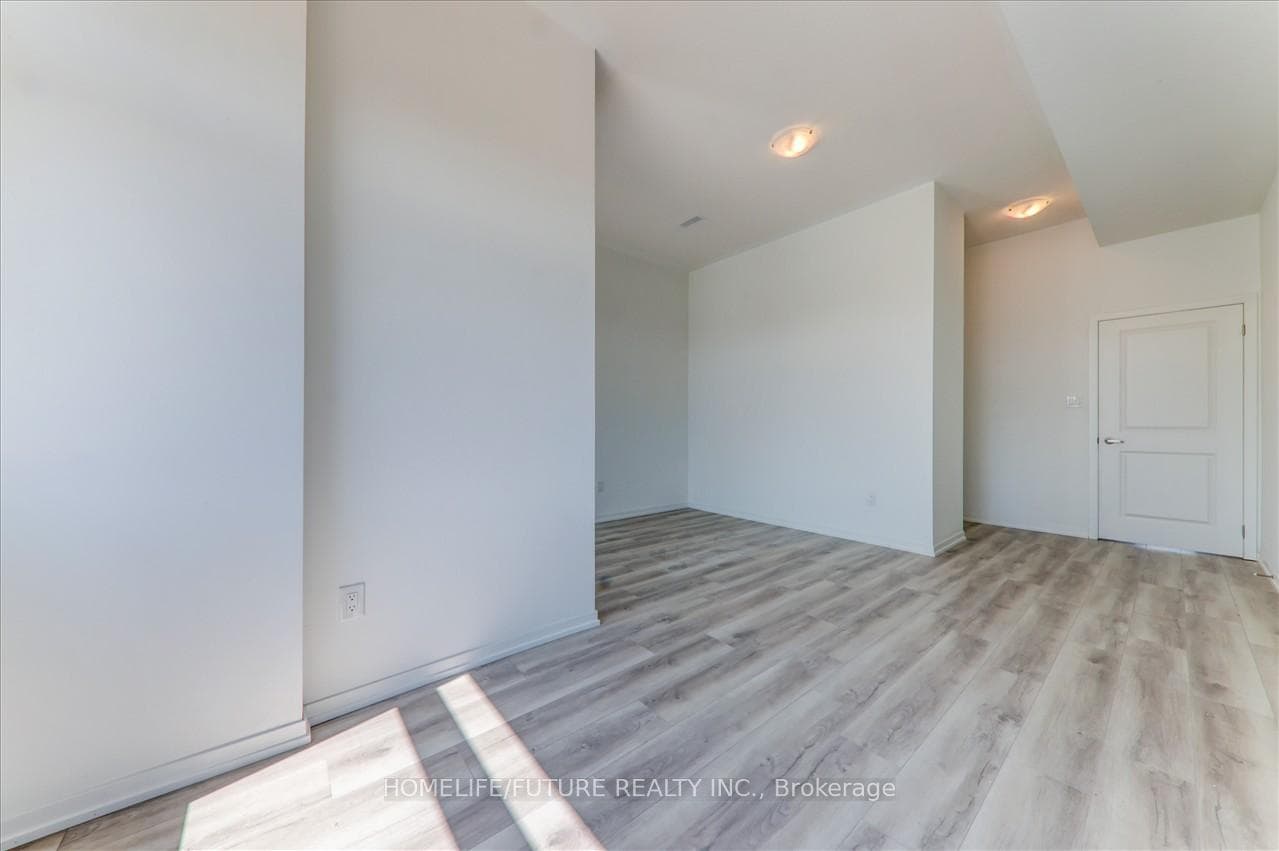 233 MONARCH Avenue photo 8