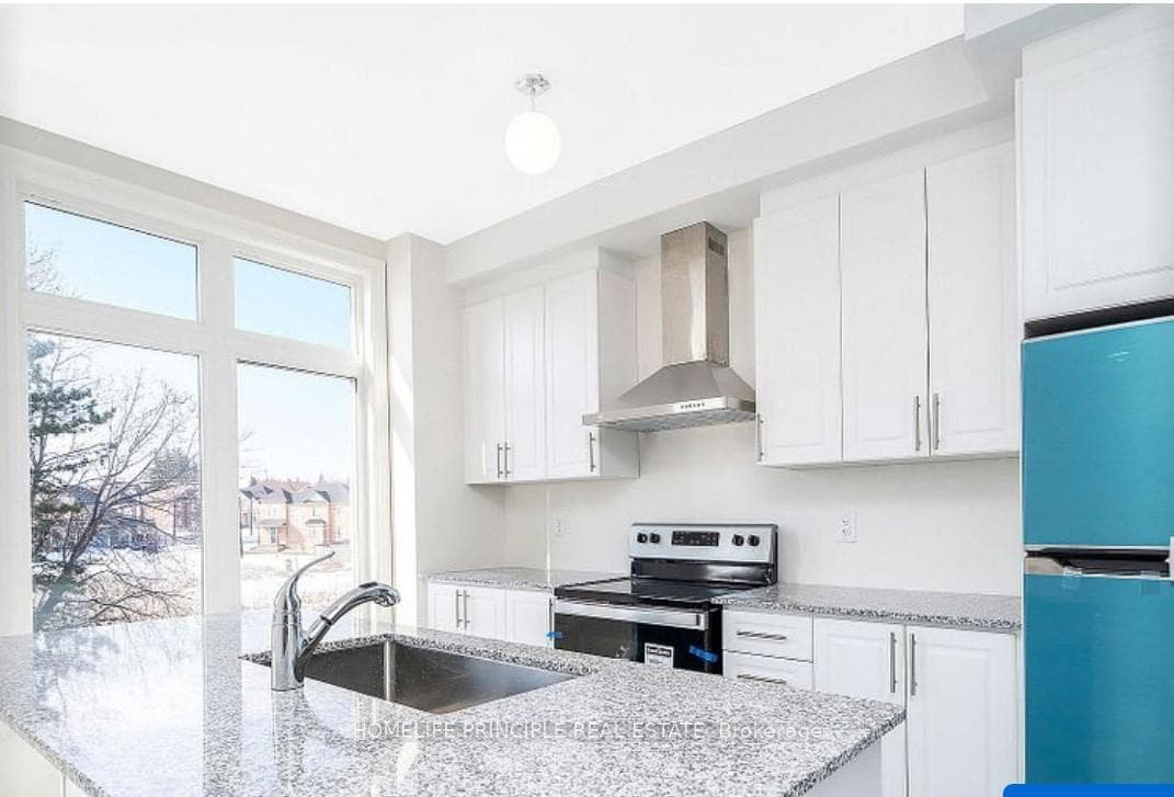 33 Queenpost Drive photo 12