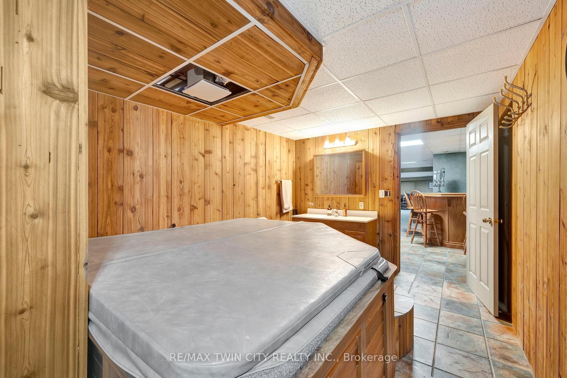 132 Oak Street photo 33