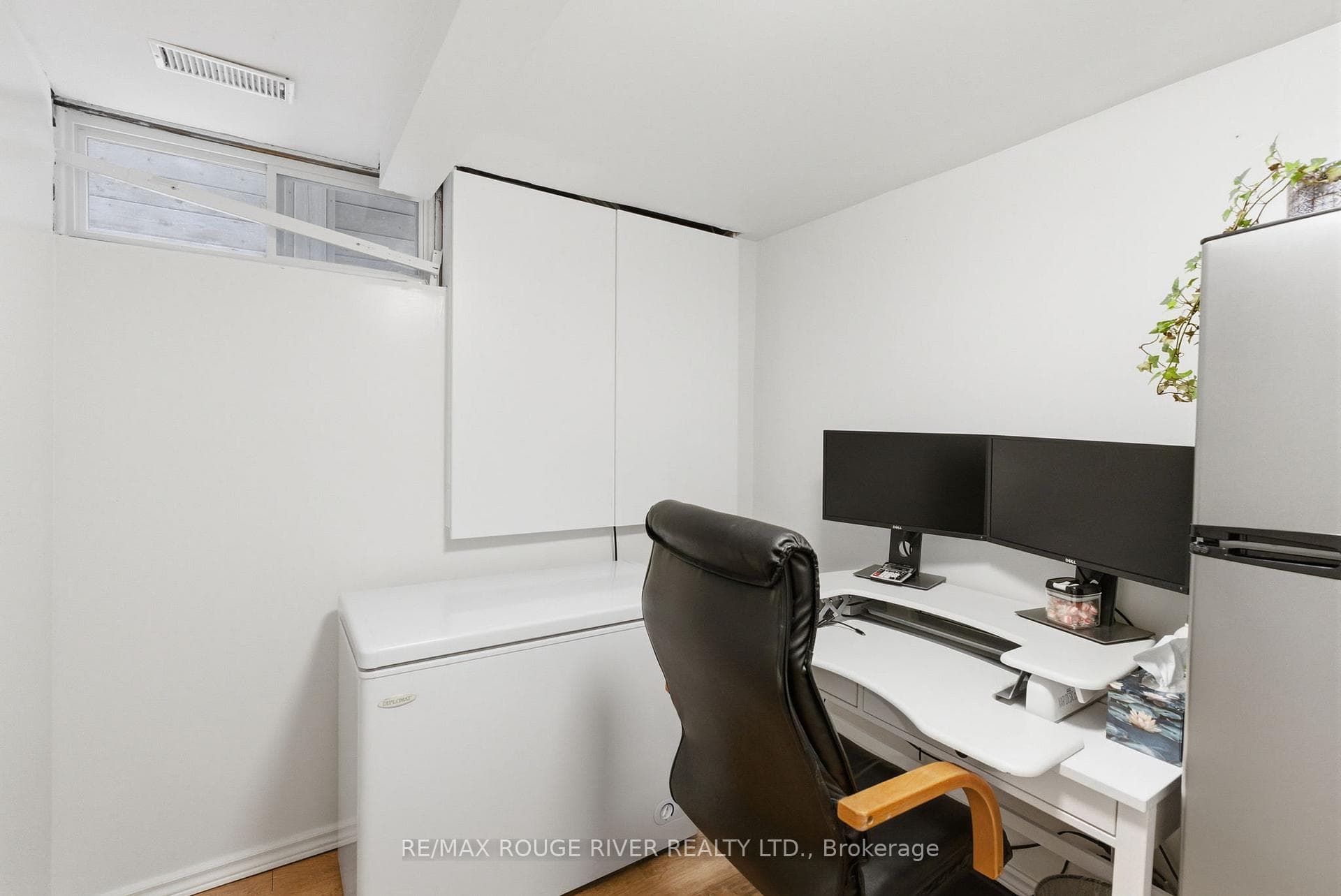 5 Glenmount Court photo 36