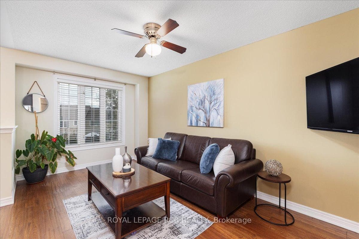 48 James Arnott Crescent photo 13