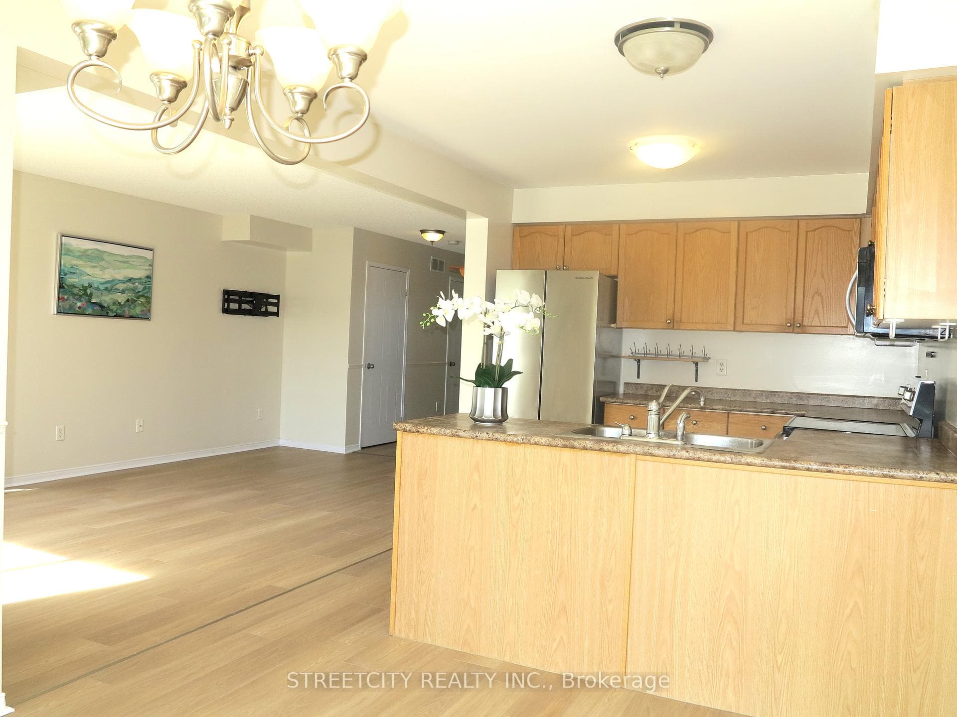 1851 Creekside Street photo 11