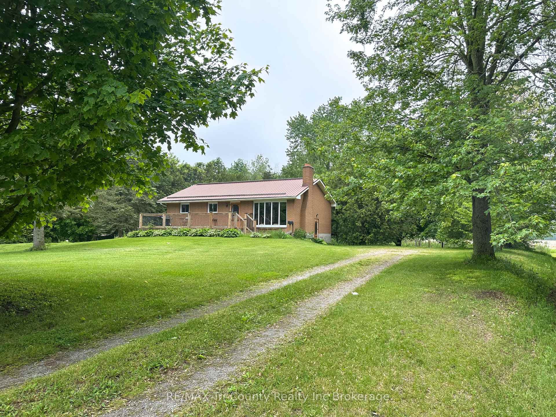 889 Norfolk County 28 Road photo 1