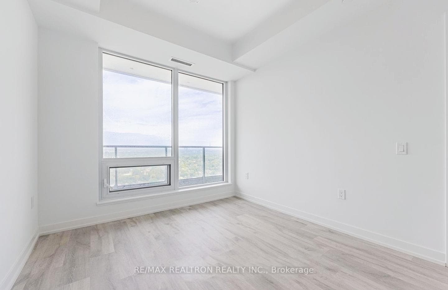 7 Golden Lion Heights Unit 2710 photo 3