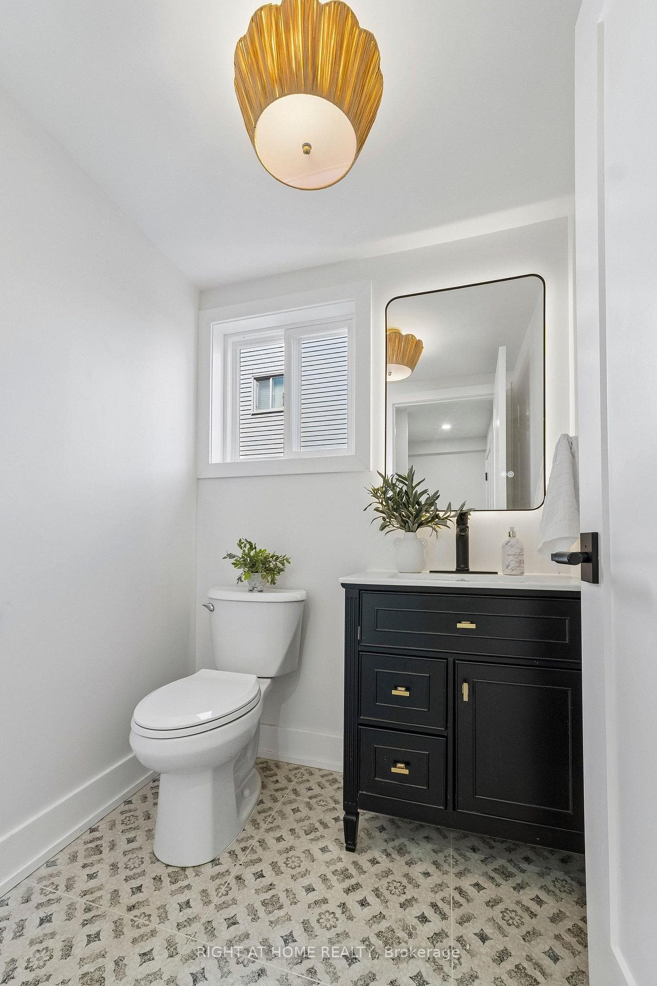 16 Ian Fleming Crescent photo 22