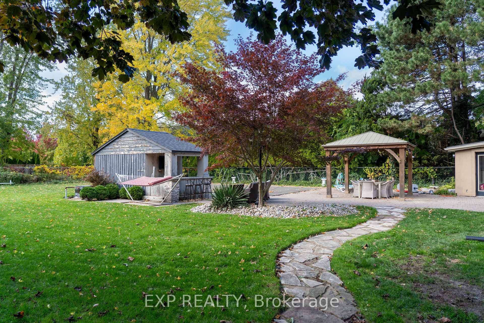 49 Simpson Road photo 40