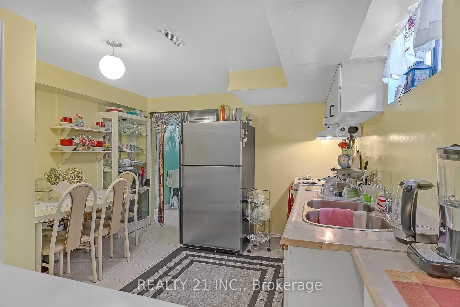 6 Lovel Avenue photo 24
