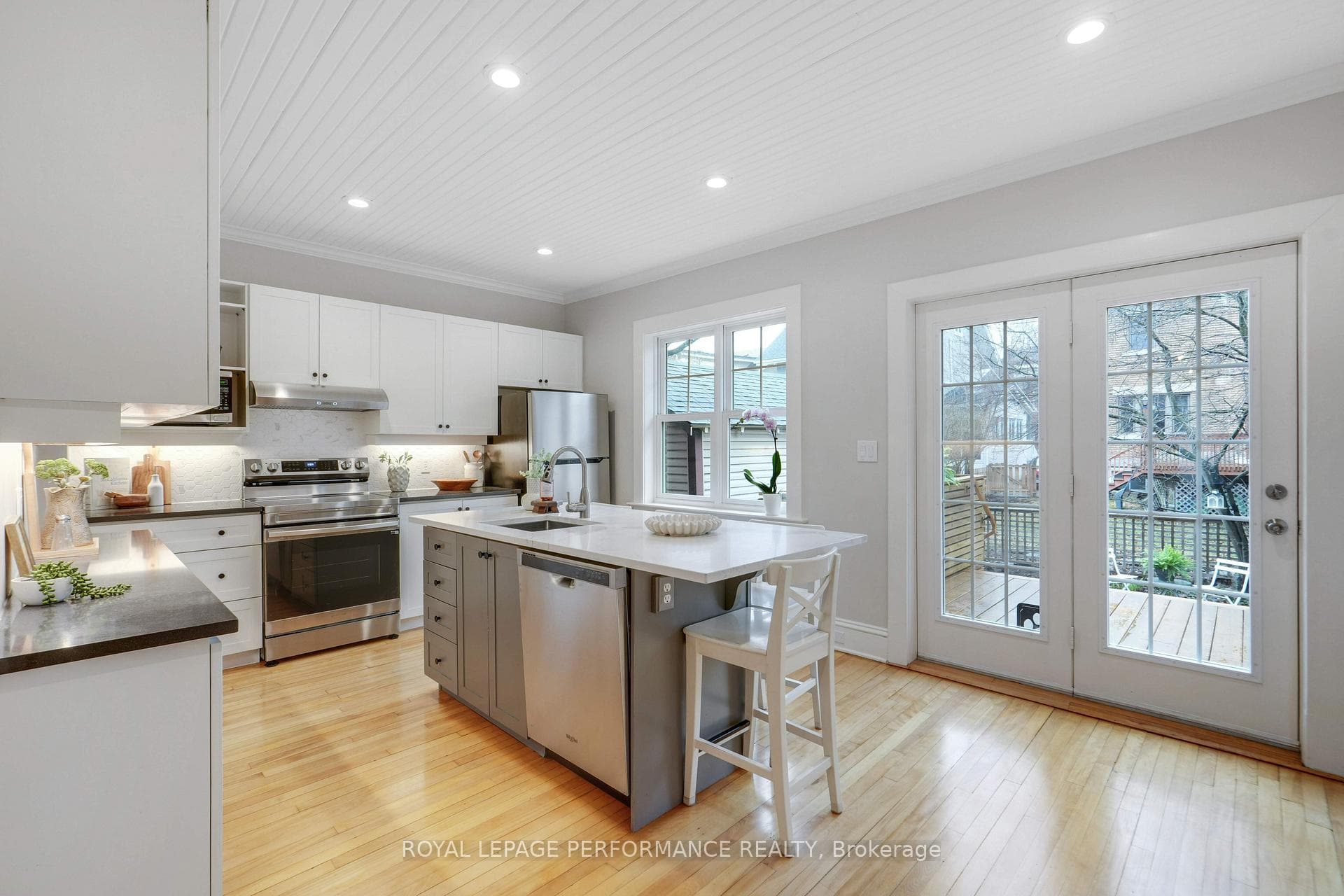 33 Ossington Avenue photo 15
