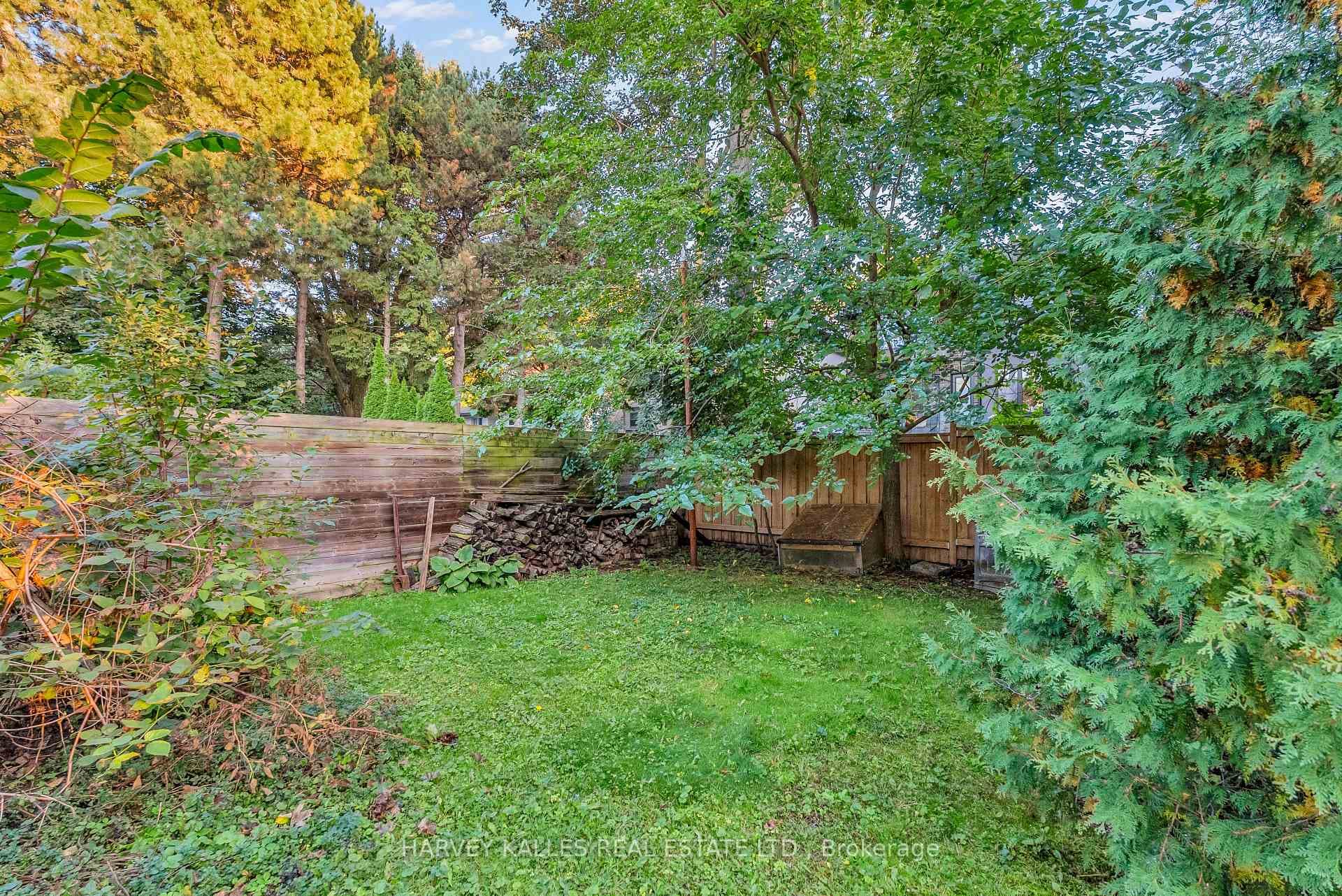 51 Stuart Avenue photo 43