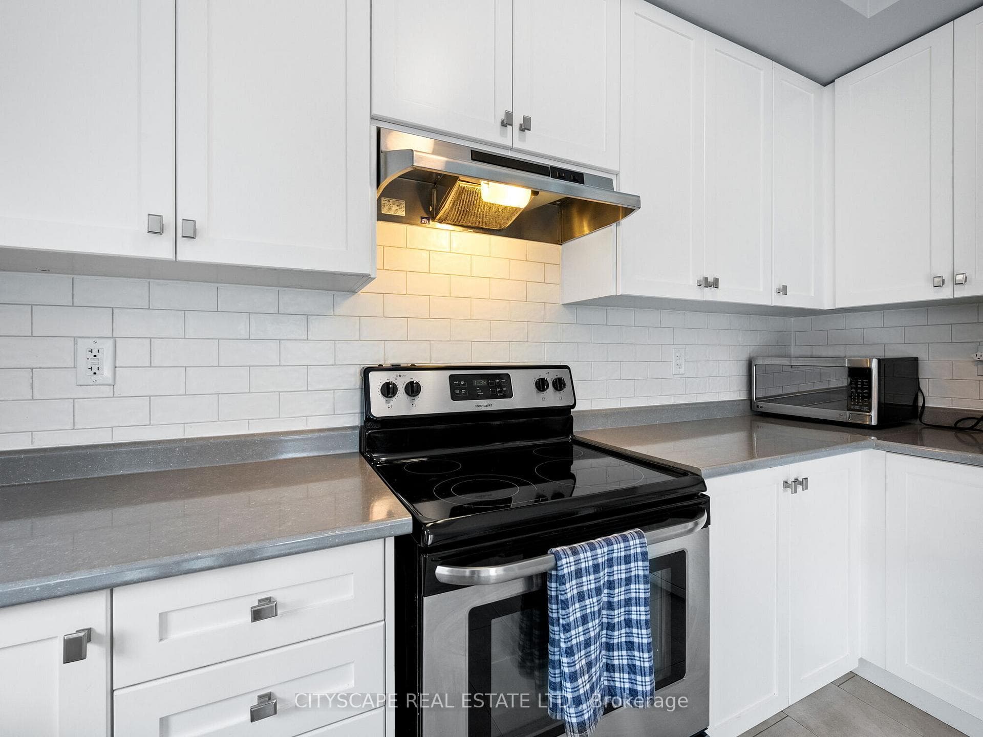 13 Aspen Hills Road photo 12