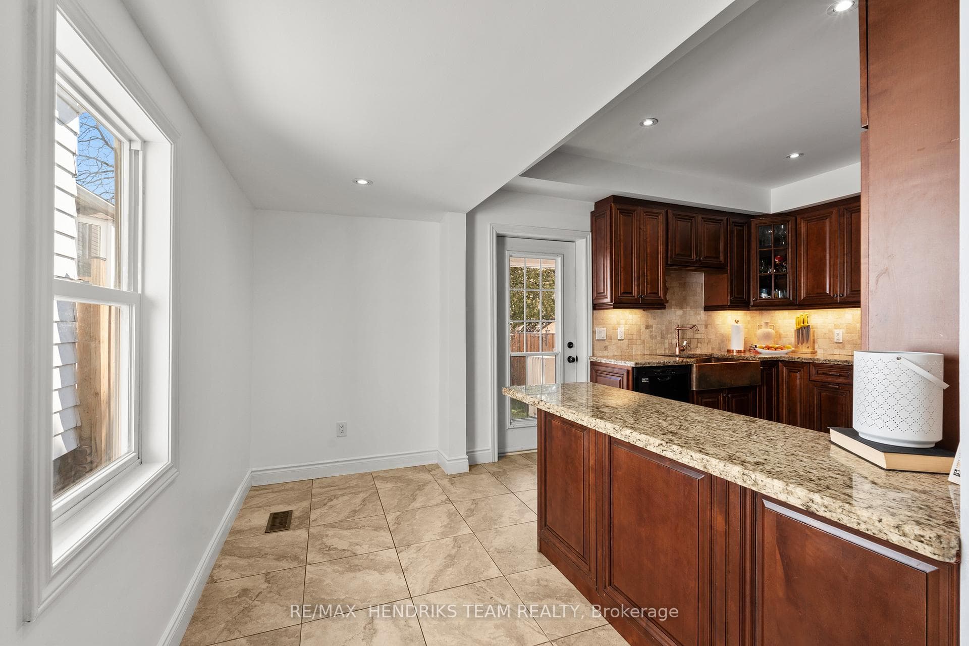 192 Wood Street photo 14