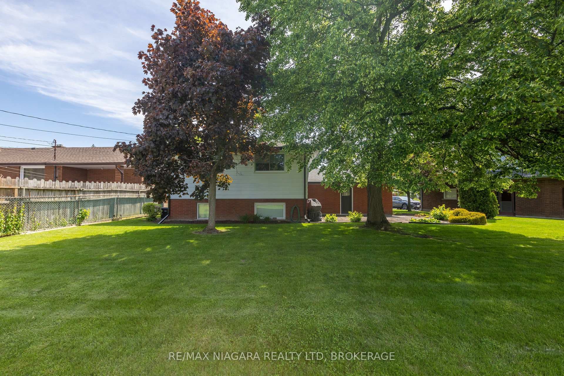 82 Westwood Crescent photo 26