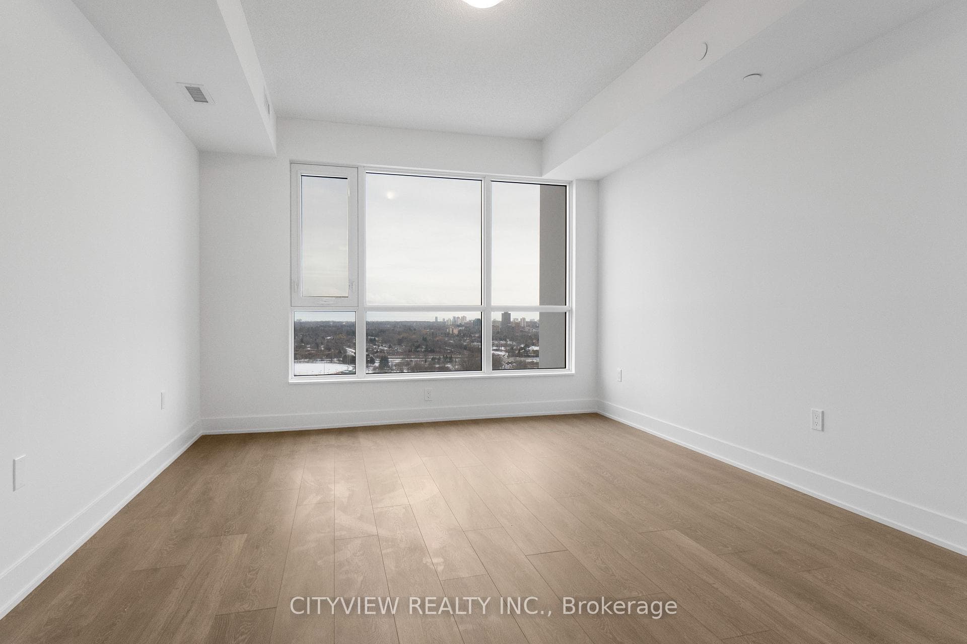 204 Burnhamthorpe Road Unit 1807 photo 18
