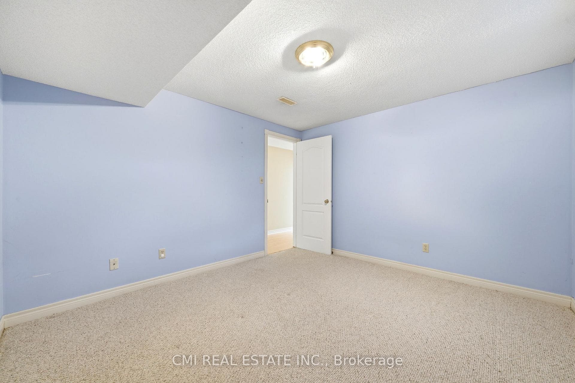 15 Treegrove Circle photo 37