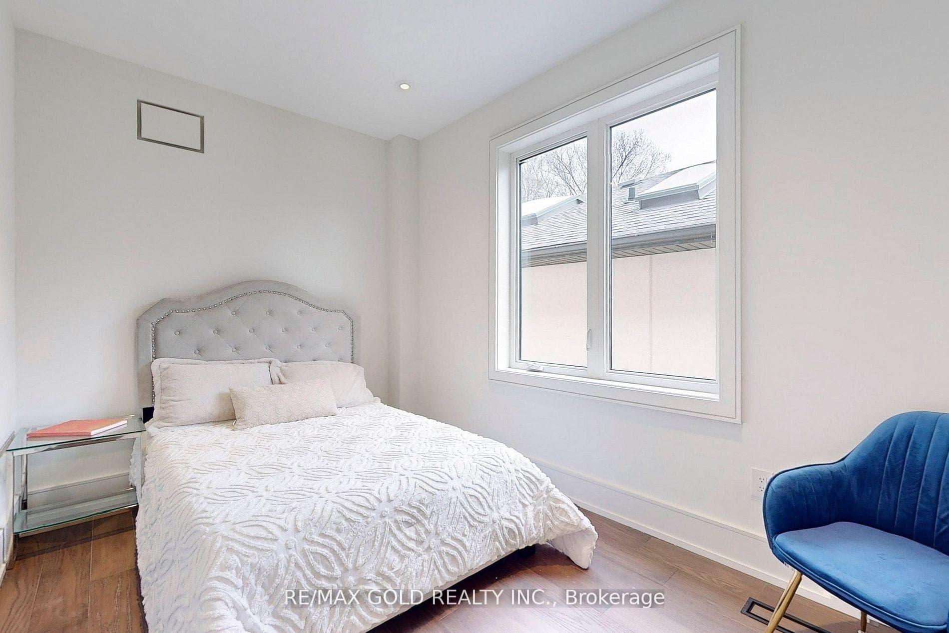 42A Florence Avenue photo 20