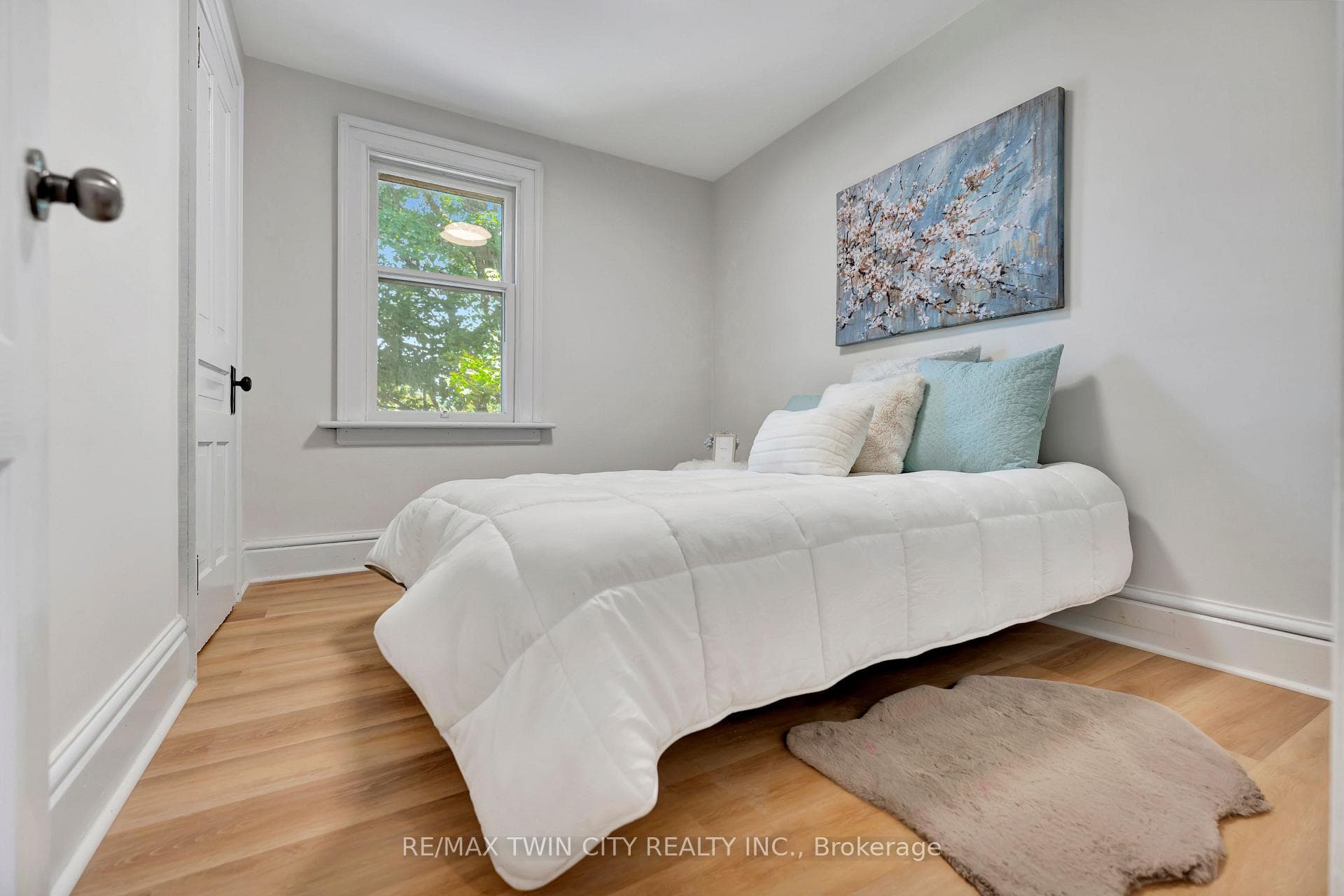 240 John Rosa Street photo 16