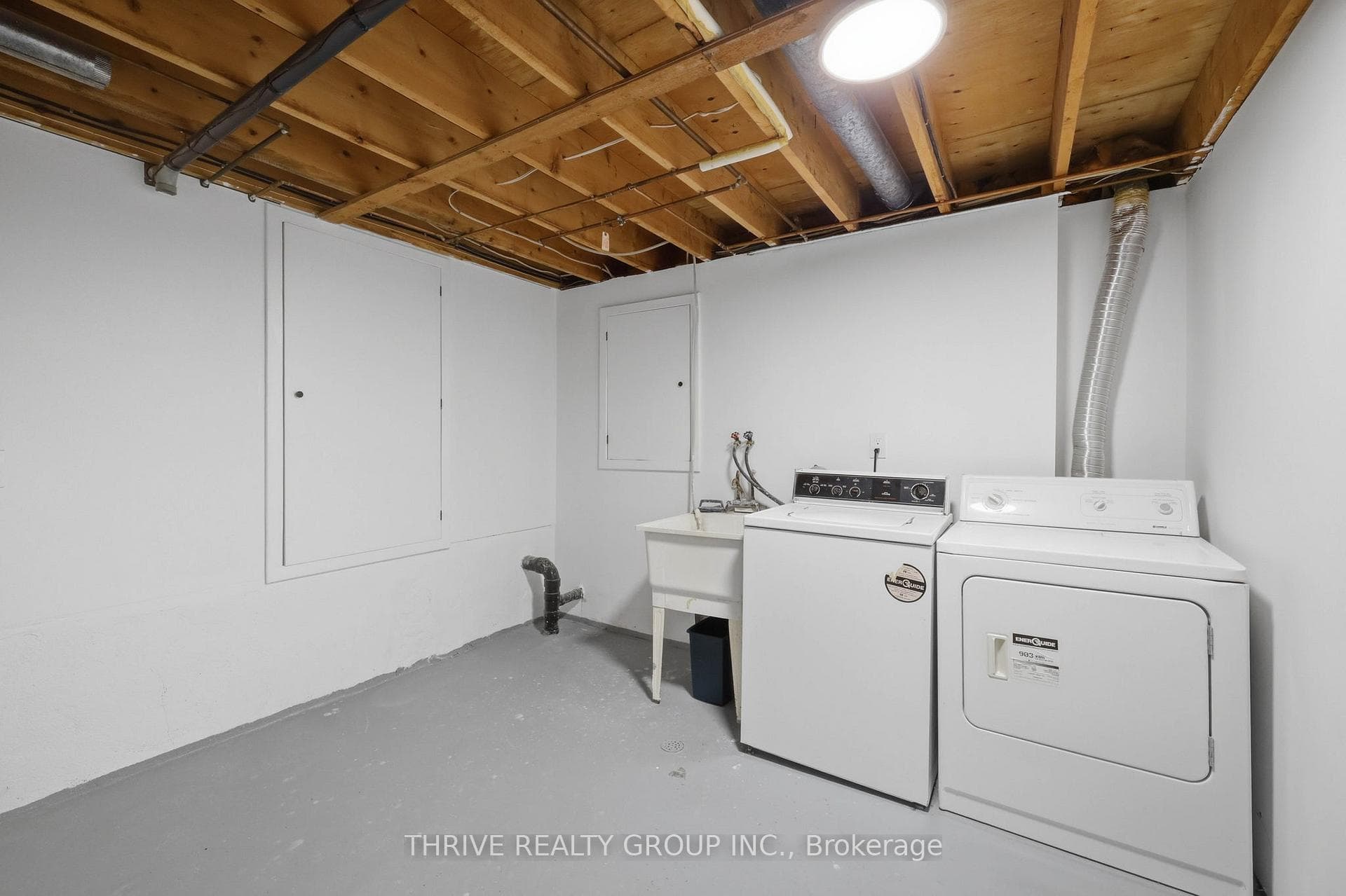 115 HALIBURTON Road photo 22