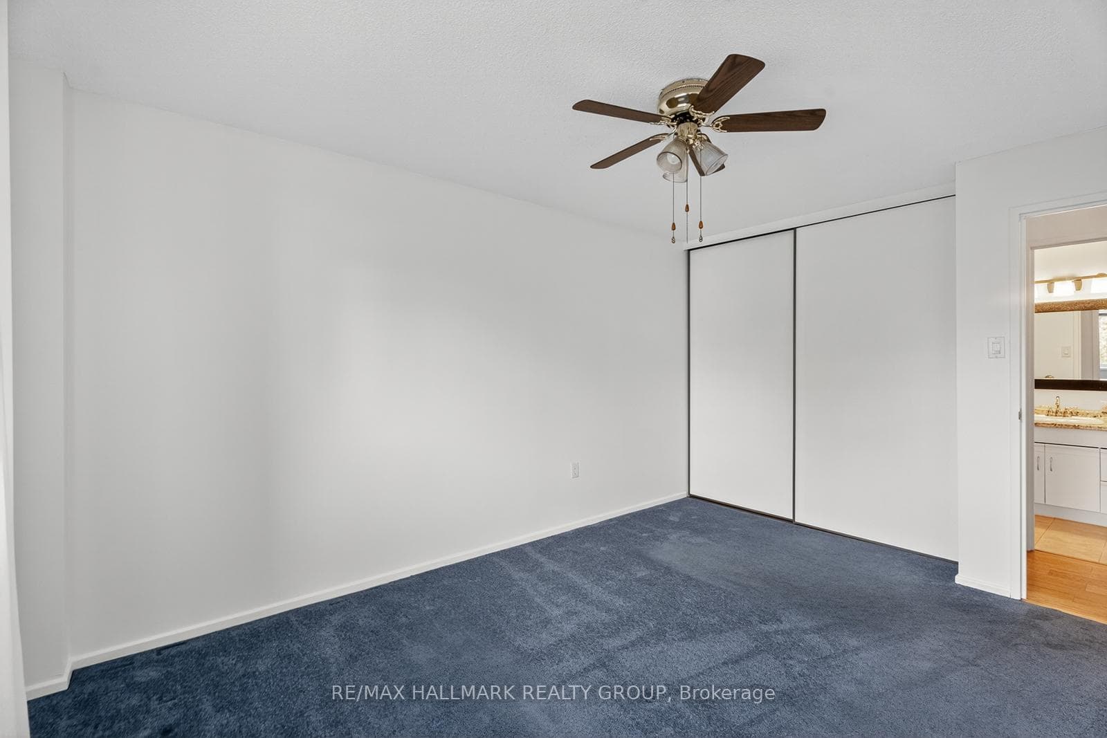 915 Elmsmere Road Unit 304 photo 34