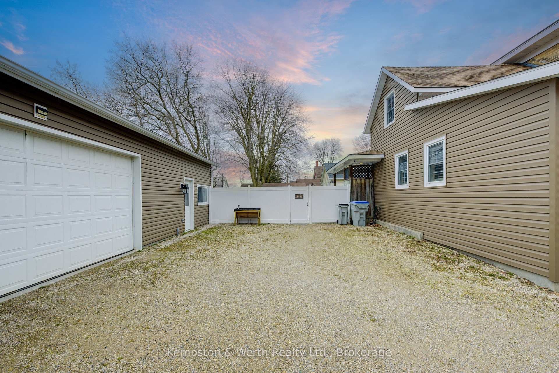 345 Livingstone Avenue photo 40