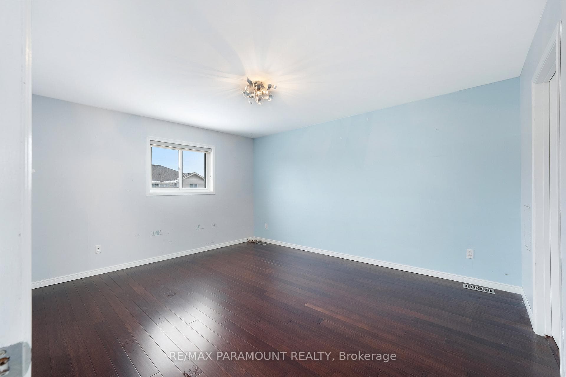 39 Rose Avenue photo 14
