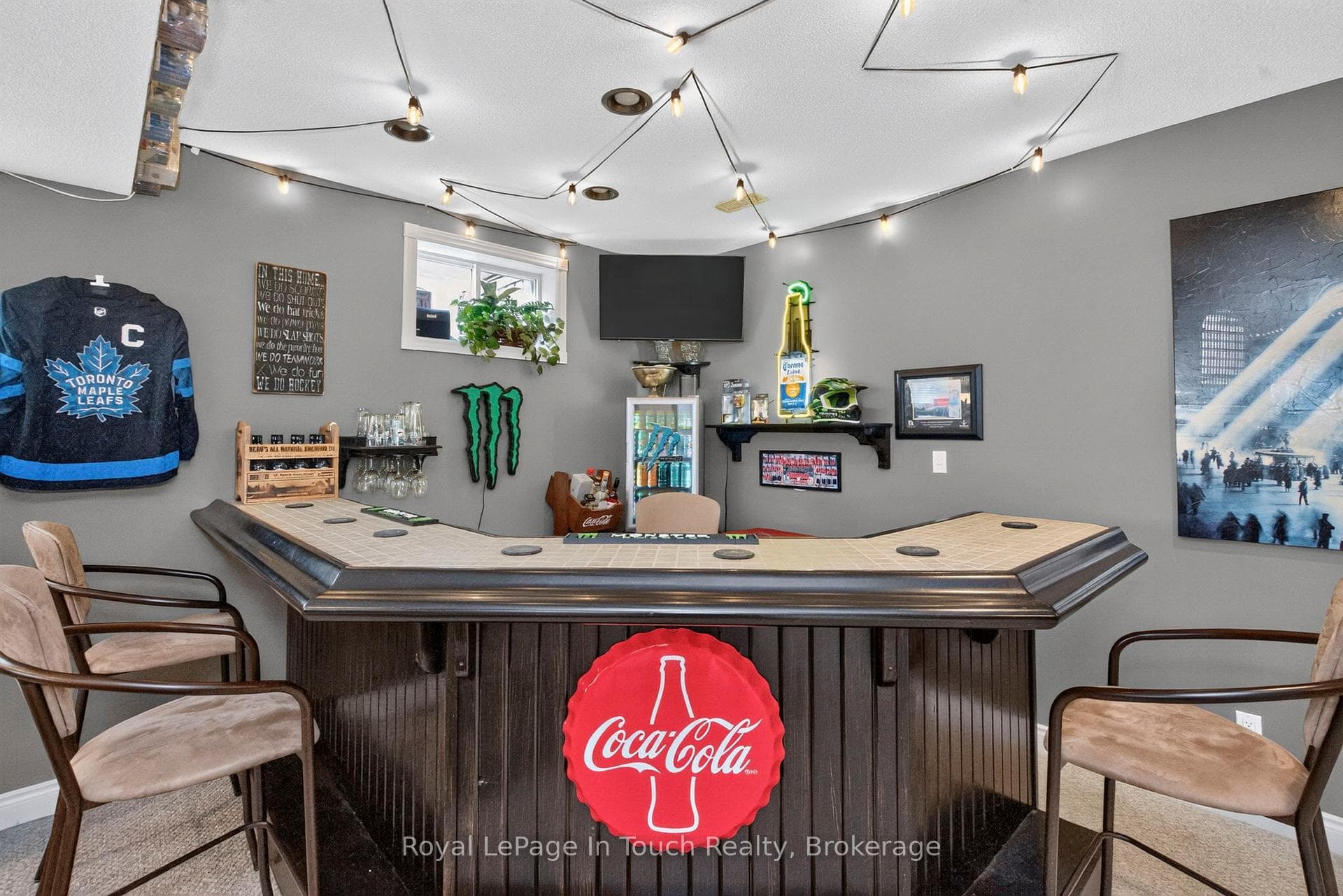 Built-in Bar