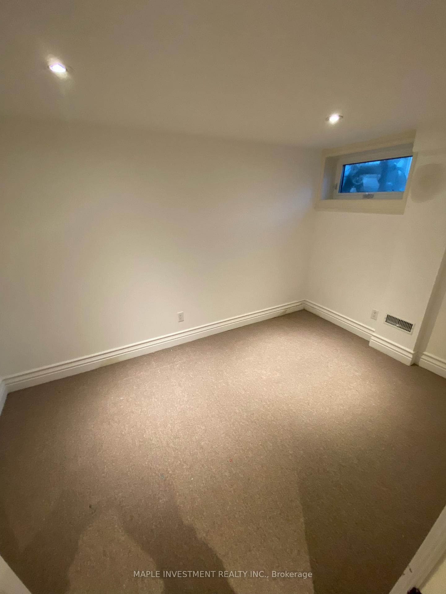 210 Armour Boulevard photo 17