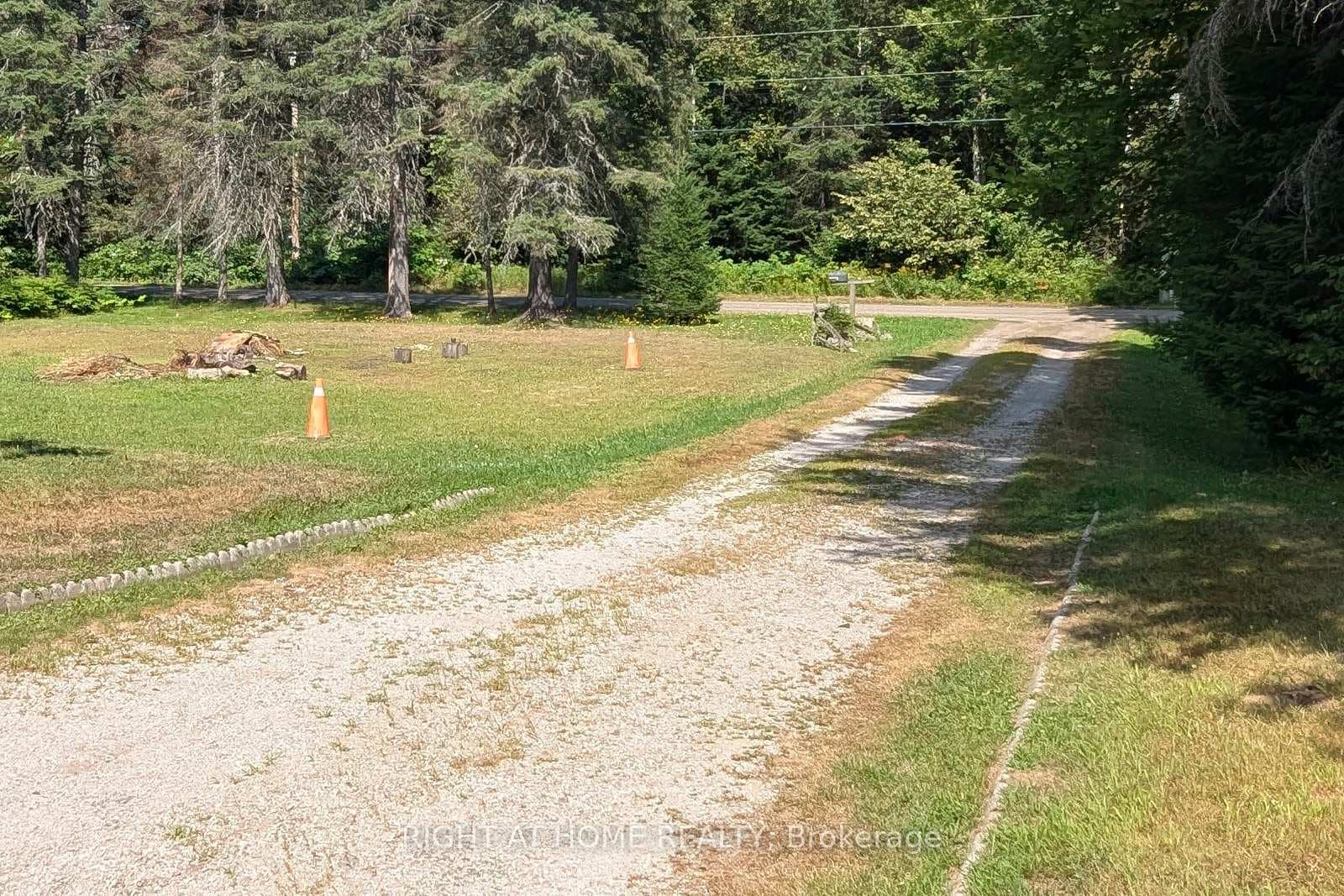 524 BALSAM CHUTES Road photo 6