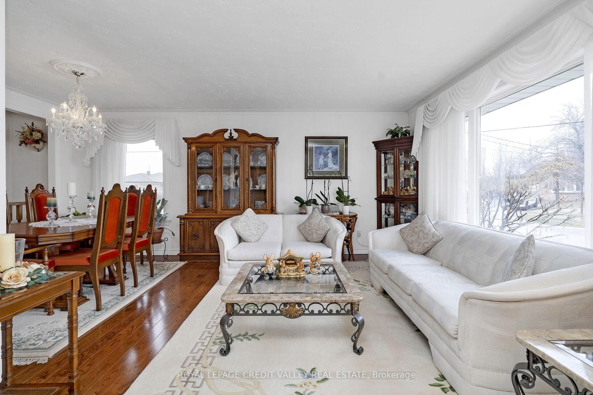 13 Bairstow Crescent photo 7