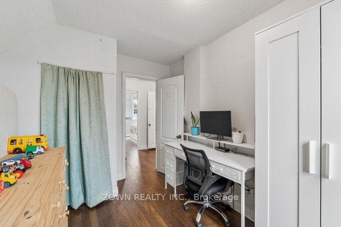 6 Albany Avenue photo 23