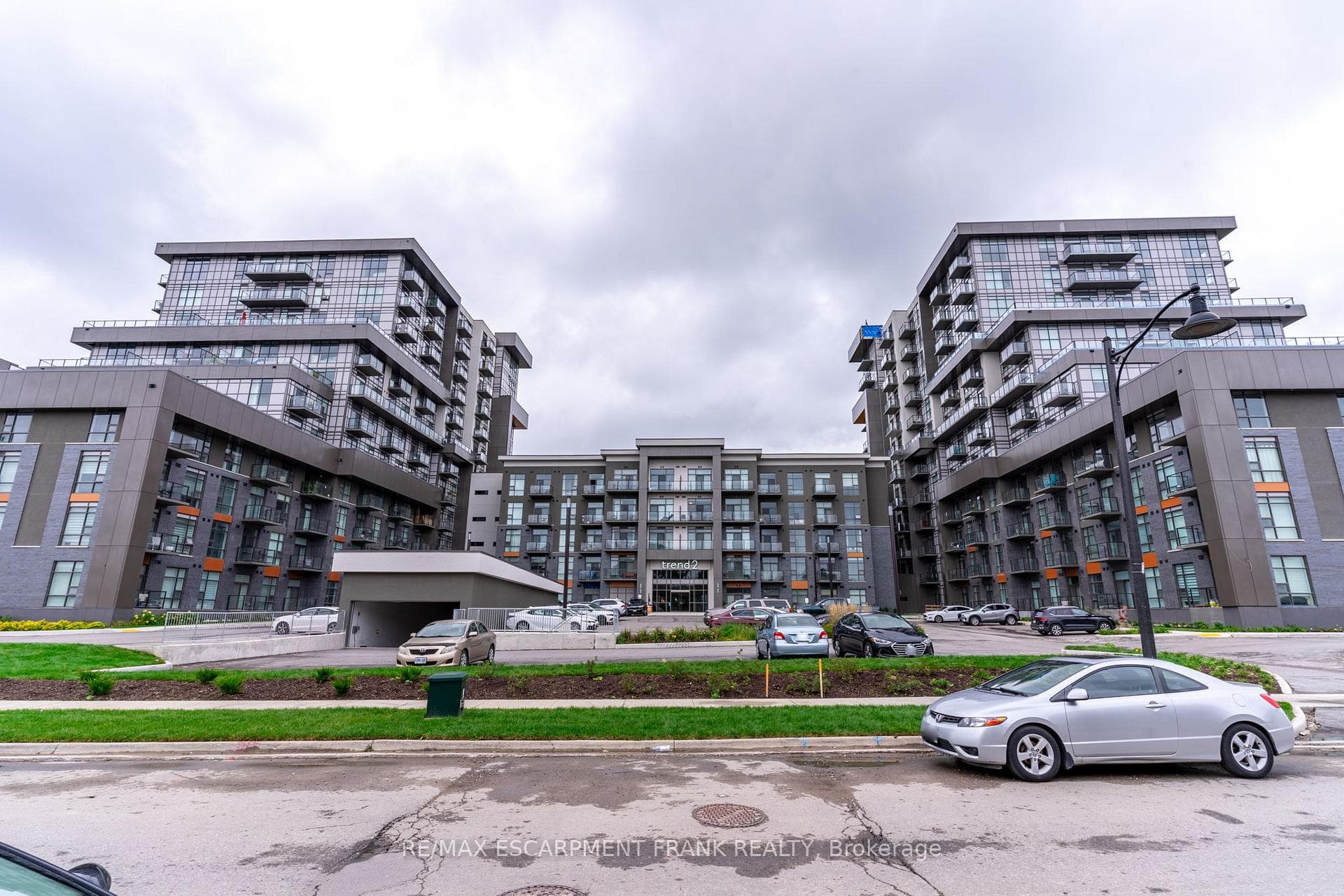 460 Dundas Street Unit 507 photo 1