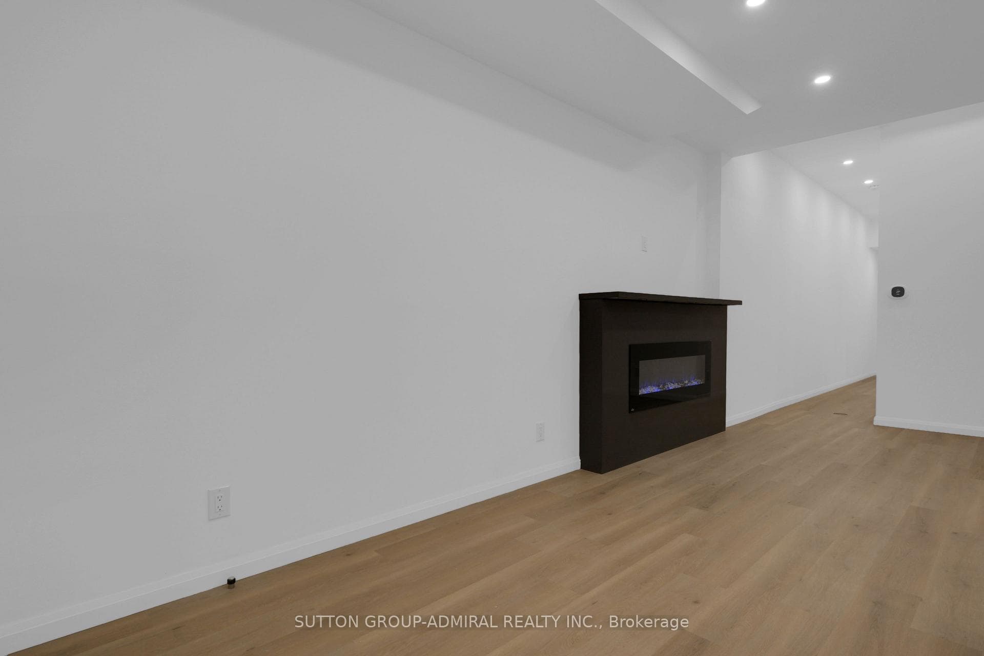 647 College Street Unit 102 (lower unit) photo 15