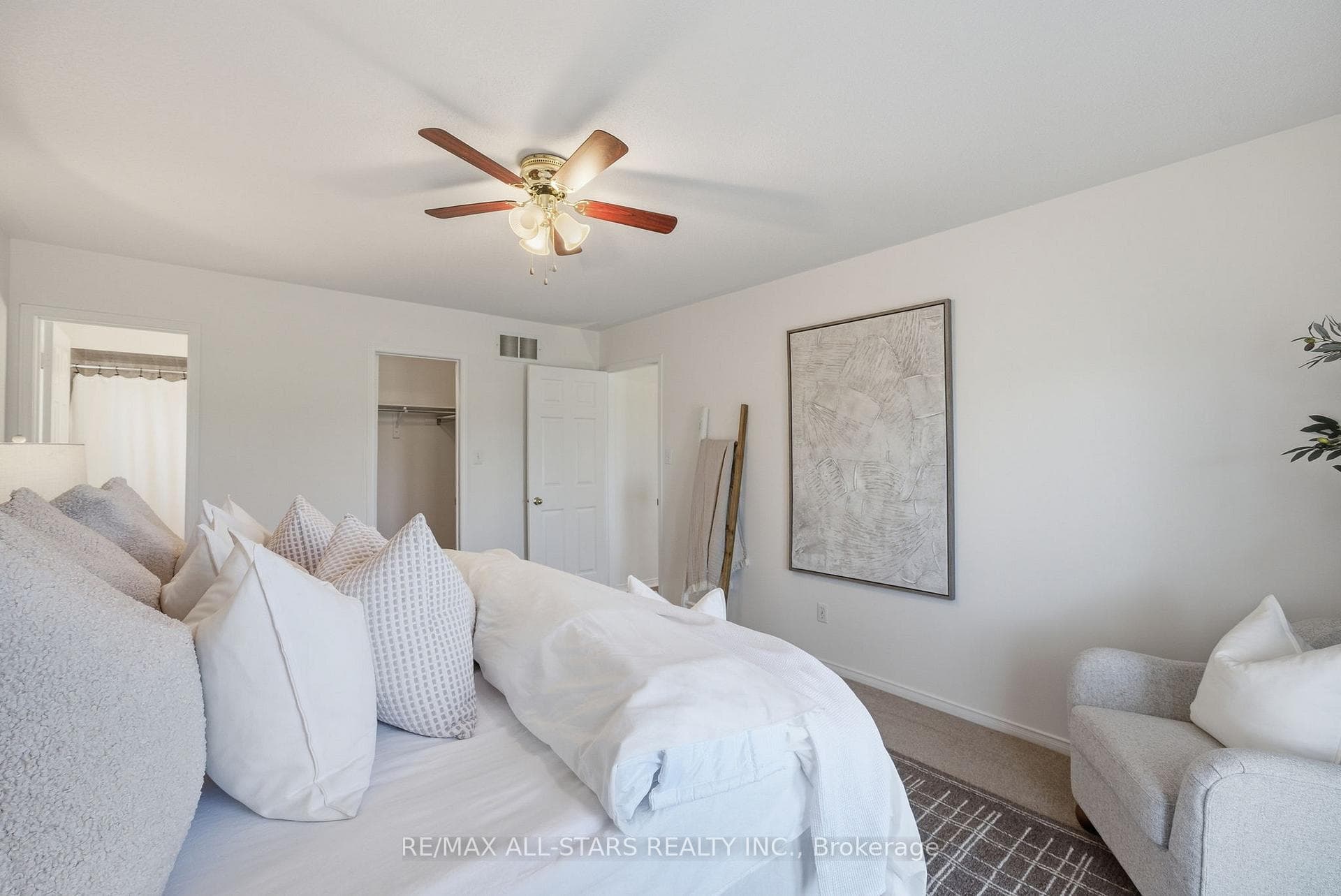 14 Napier Court photo 22