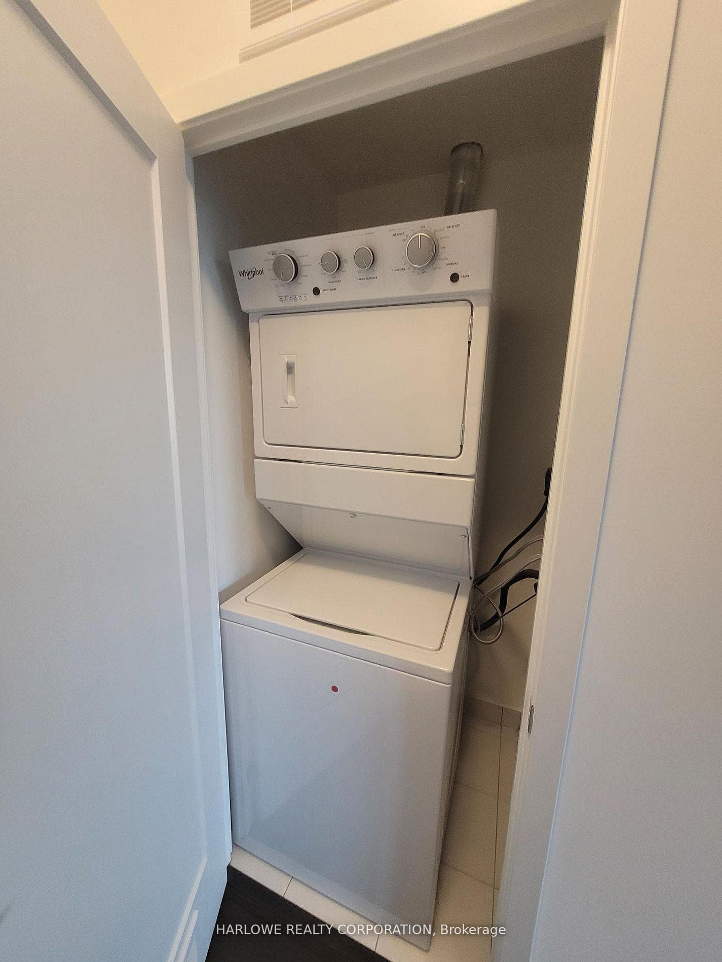 95 Oneida Crescent Unit 1205 photo 5